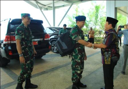 Bupati Rohul Tinjau Kesiapan Bandara Tuanku Tambusai Tempat Latihan Perang TNI-AU